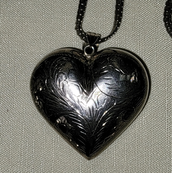 Large Puffed Heart Vintage Sterling Silver 925 Engraved Swirl Pendant Necklace - Picture 2 of 10